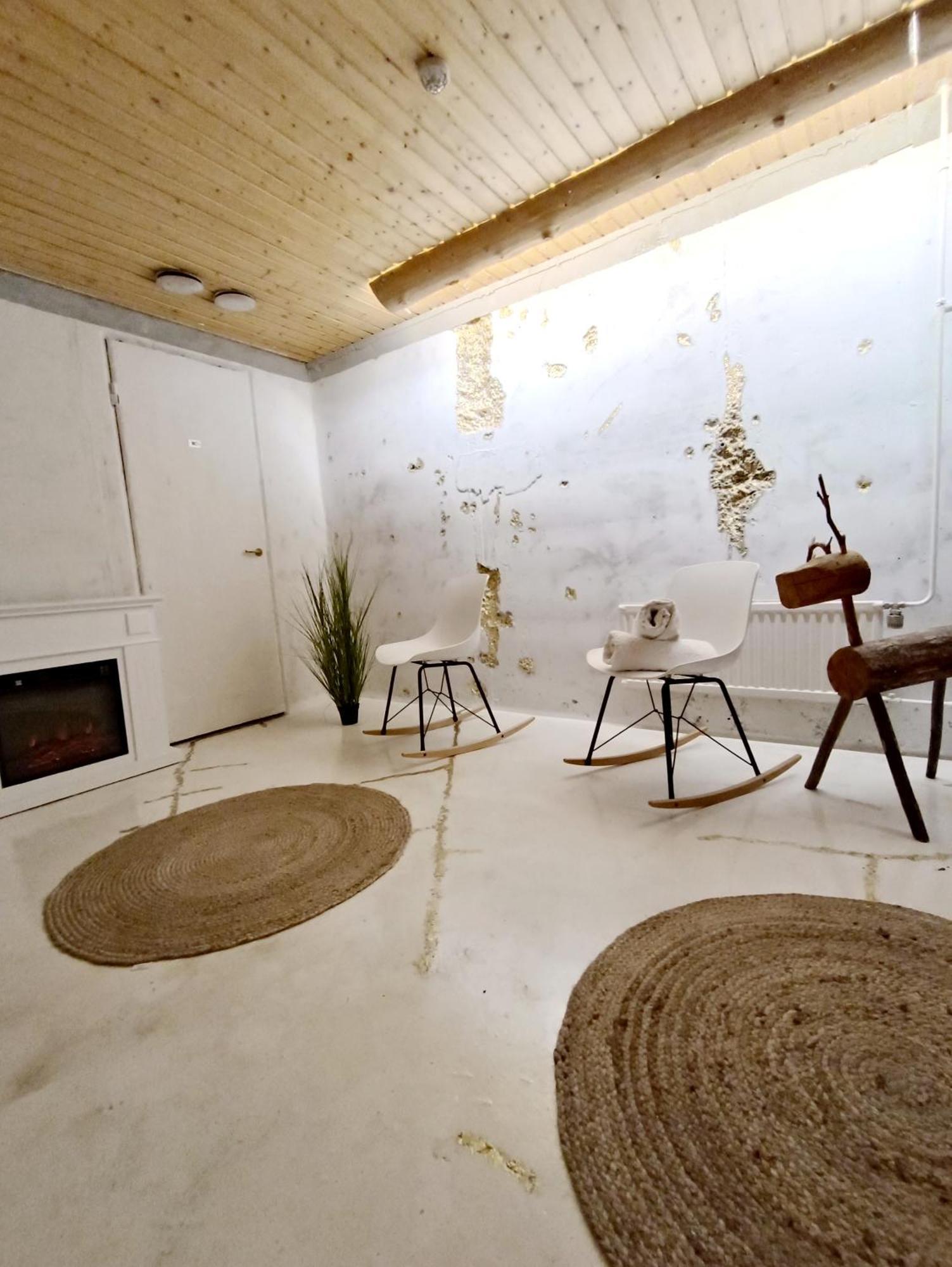 Goiglo Hotel & Hostel クーサモ エクステリア 写真
